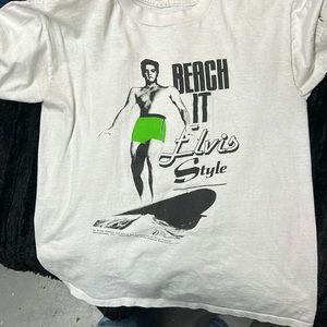 1988 Elvia Presley shirt vintage!